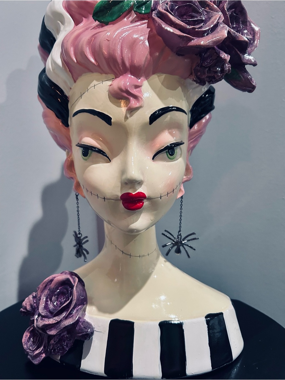 NIB Bella Luxx/December Diamonds Bride of Frankenstein Bust - Picture 4 of 15